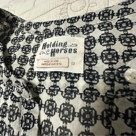 Anthropologie Holding Horses Black White Top with Tab Sleeves Size 12 - Picture 10 of 10
